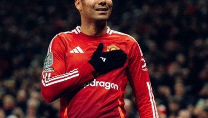 华体会体育最新登录地址-英超：曼联3-1维拉稳居第3！B费助攻双响破纪录 谢什科替补破门